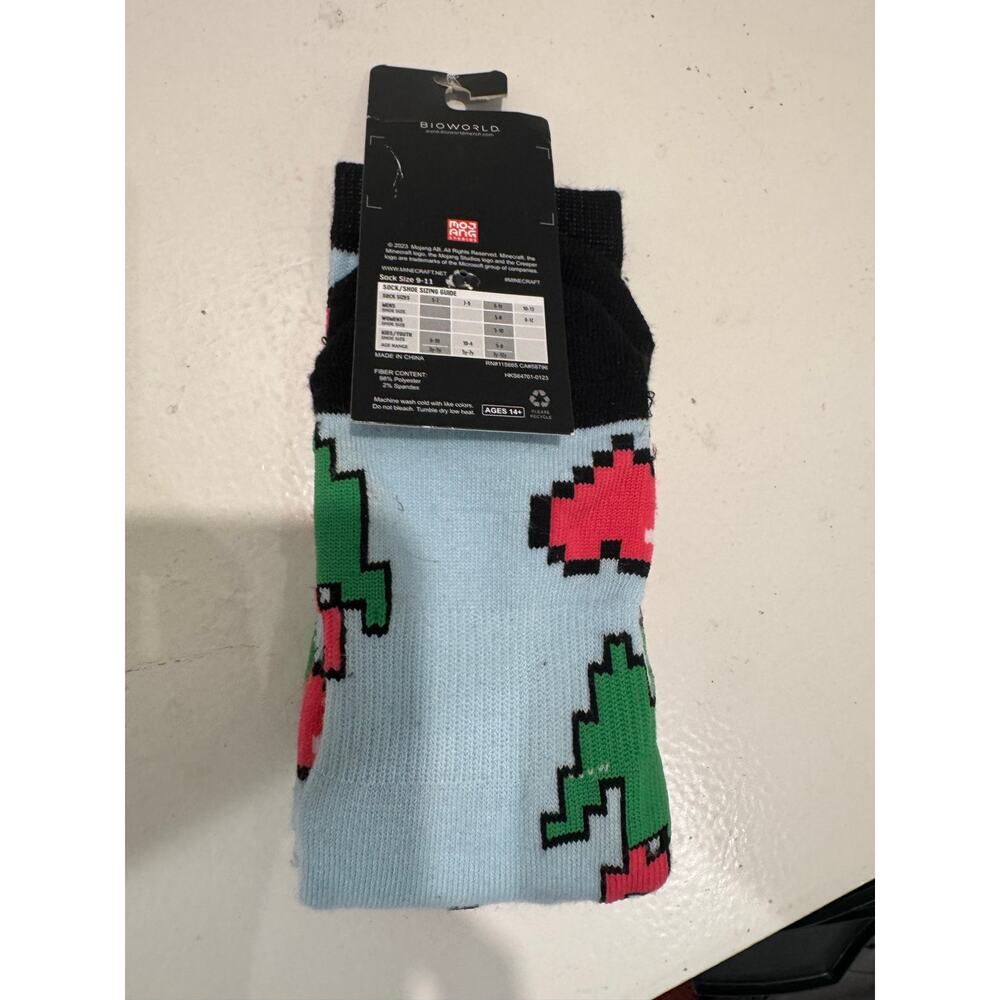 MINECRAFT Single pair of Men's Crew Socks NWT Fits Shoe Size 8 - 12 - Picture 3 of 4